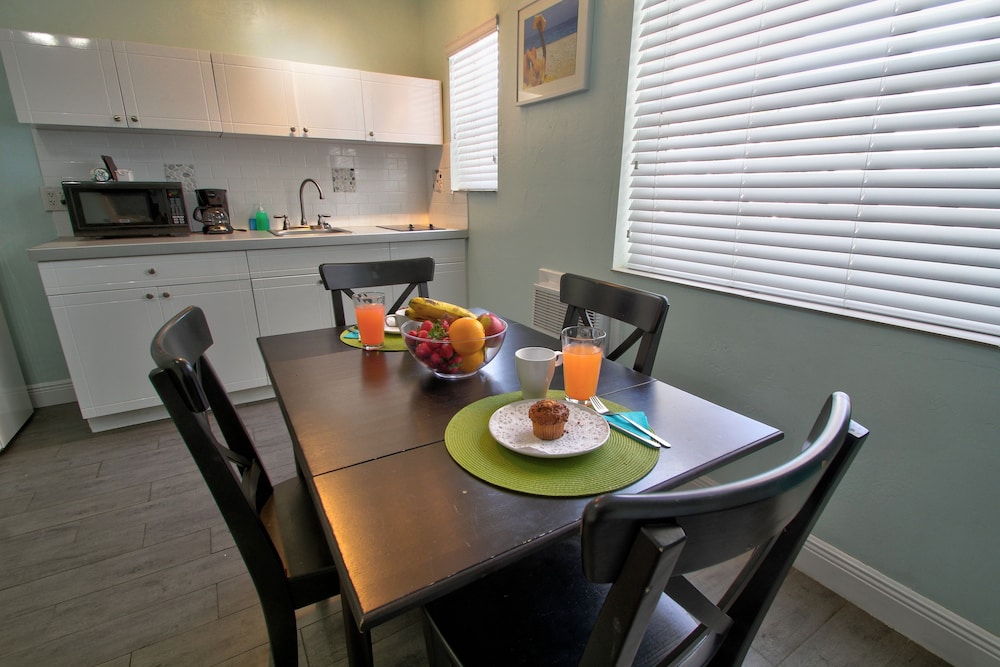 Hollywood Beachside Boutique Suites 36/46