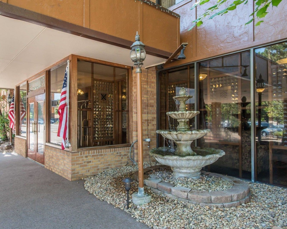The Boulder Broker (ex. Rodeway Inn and Suites The Broker) 33/42