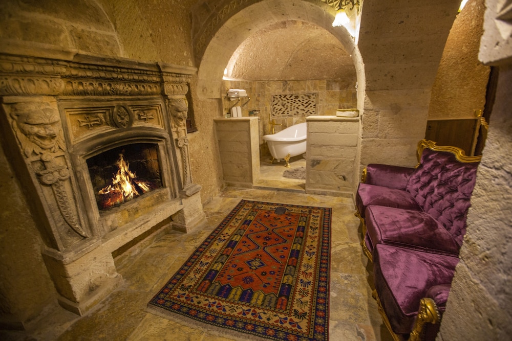 Royal Cave Hotel 41/58