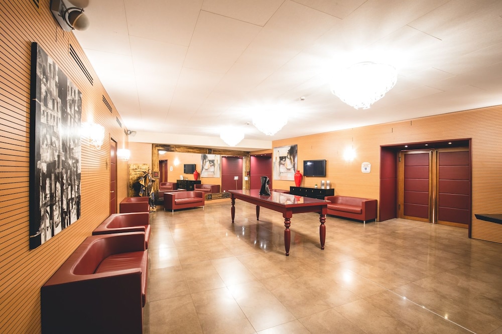 Base To Work Hotel 32/42