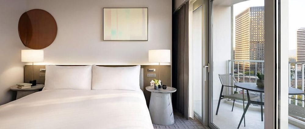 Fairmont Century Plaza Gold Experience 17/73