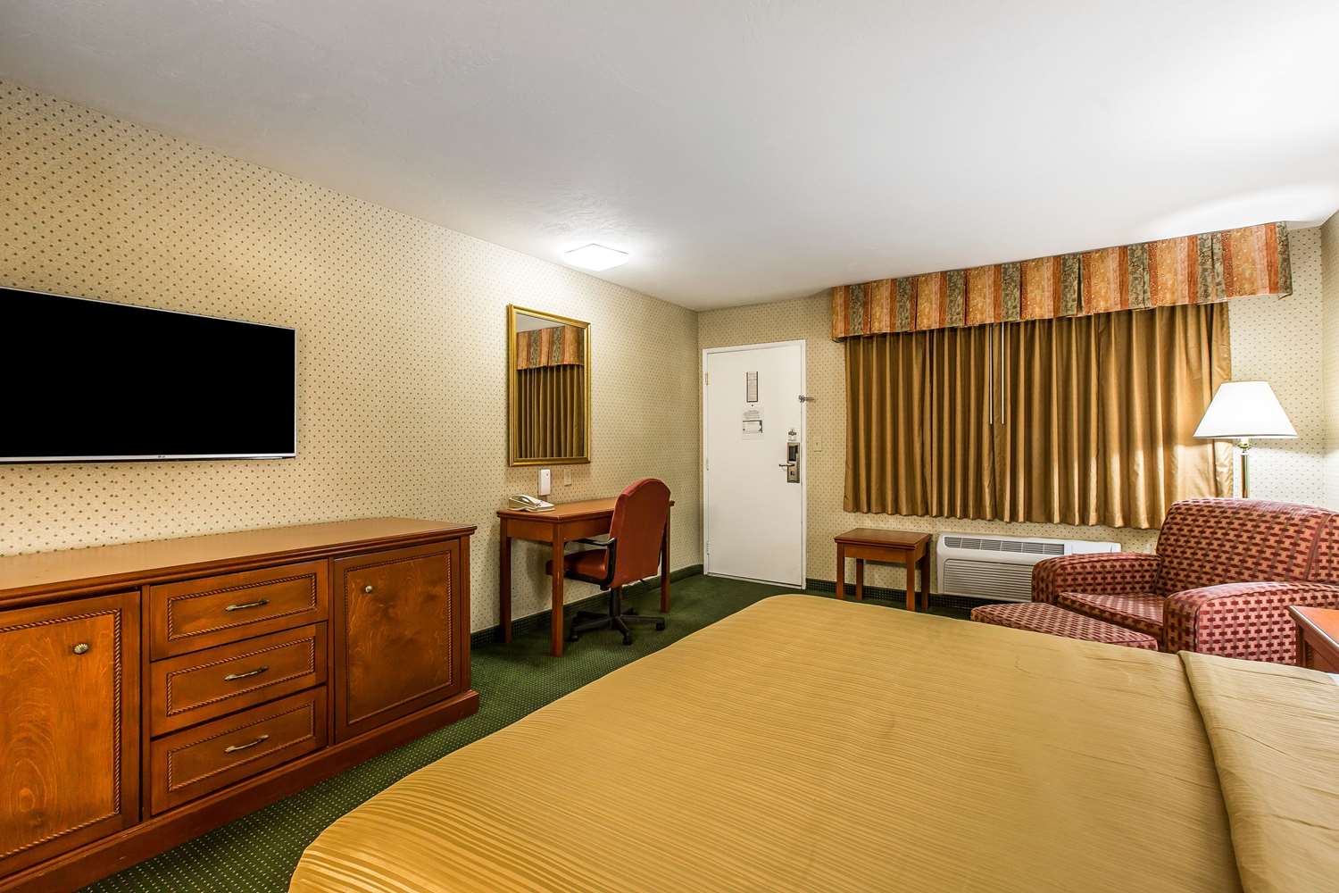 غرفة بسرير كينج، Quality Inn Near China Lake Naval Station 4/4