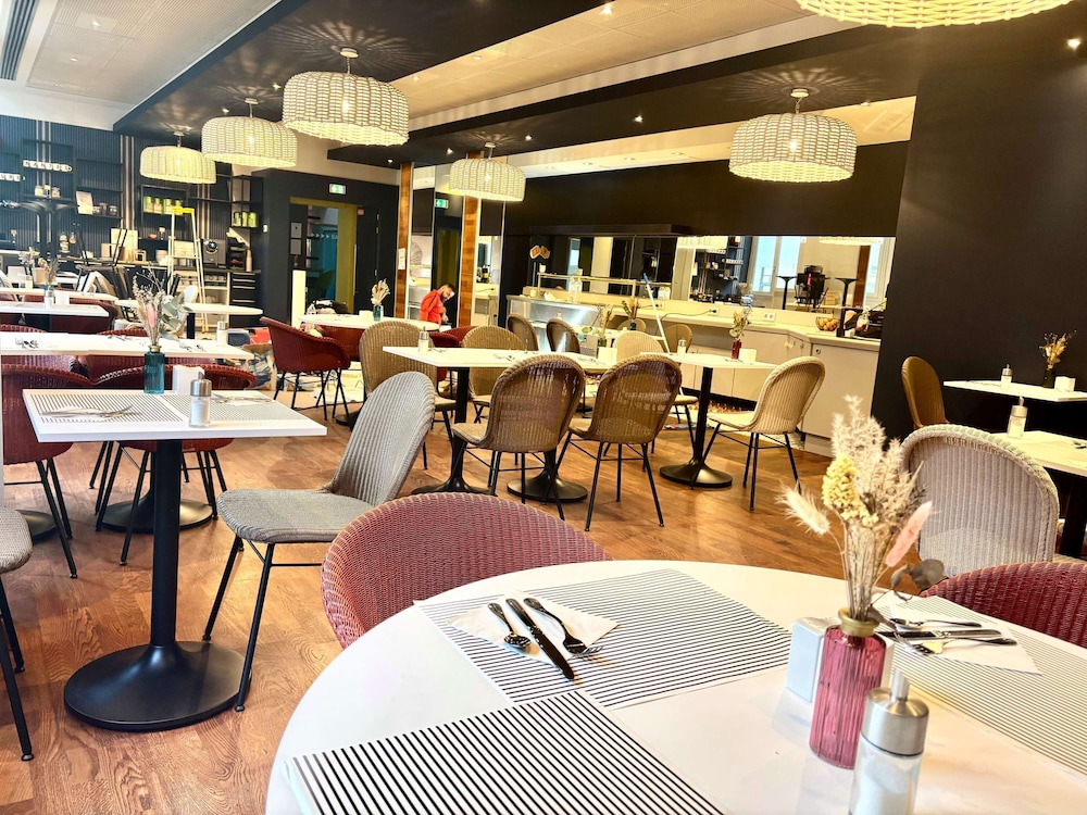 restaurant cafeteria