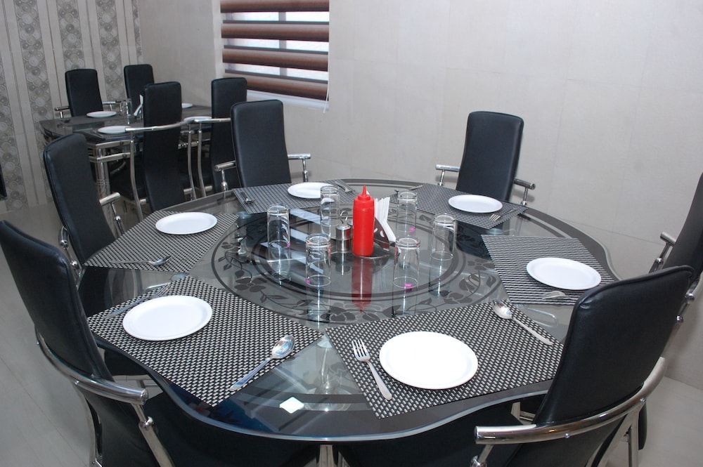 Hotel Shree Pratham Milan 23/28