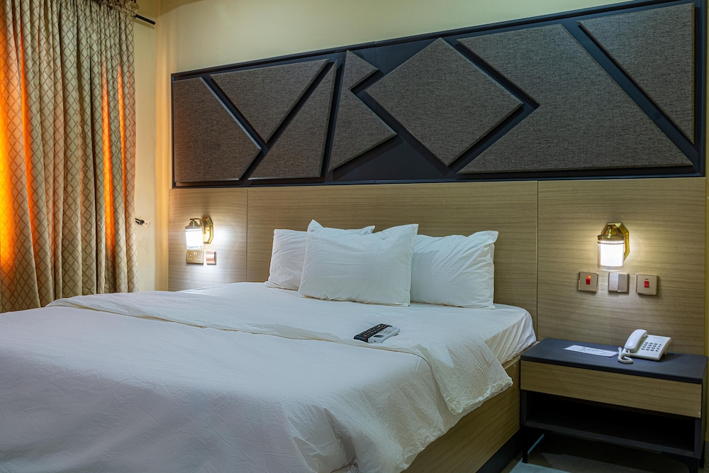 Hotel de Bently 16/50