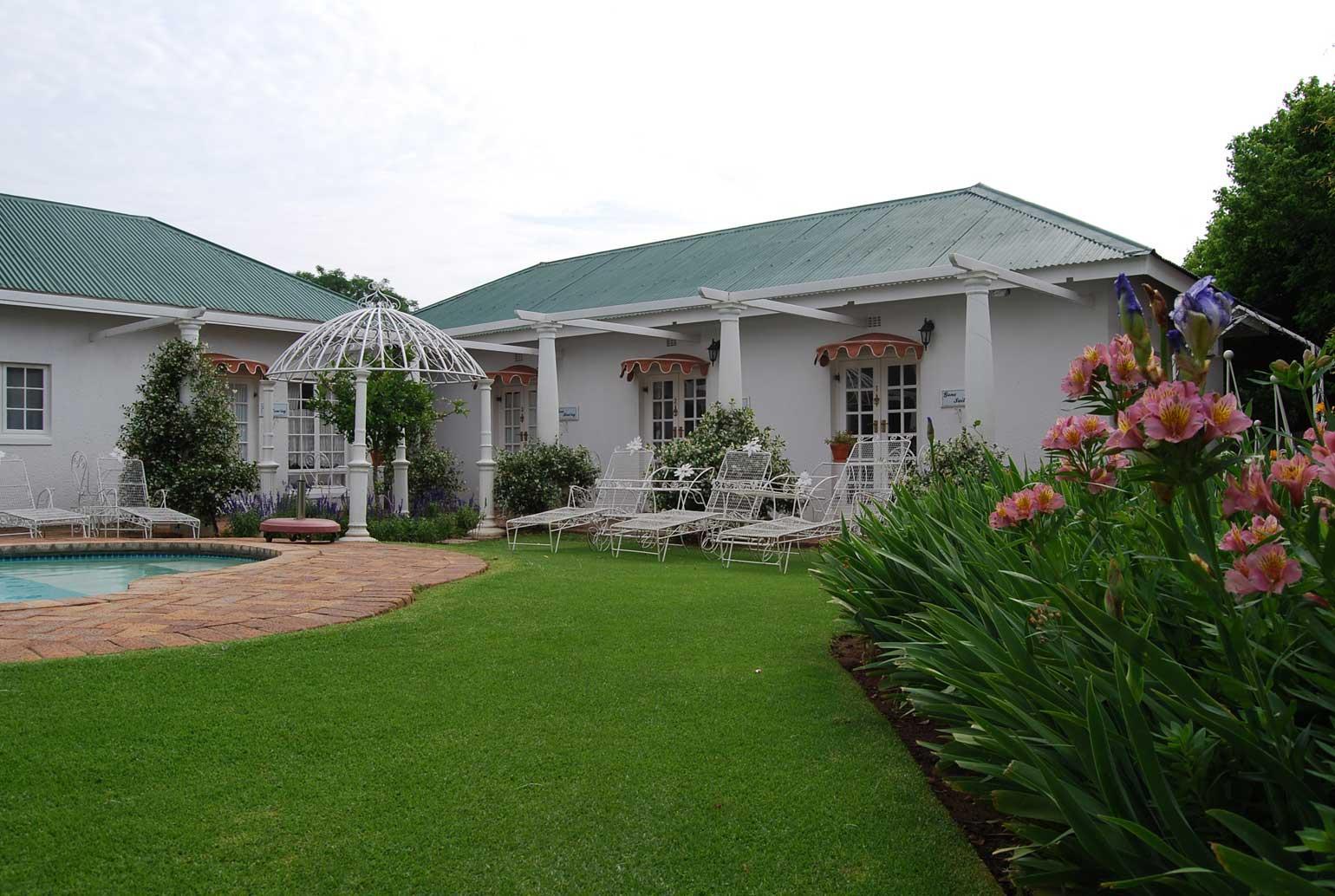 A Tapestry Garden Guest House 28/36