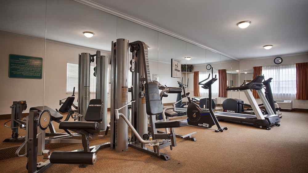 Best Western Club House Inn & Suites 22/34