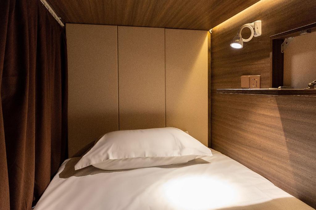 Female Dorm, Female Only, 6 Beds