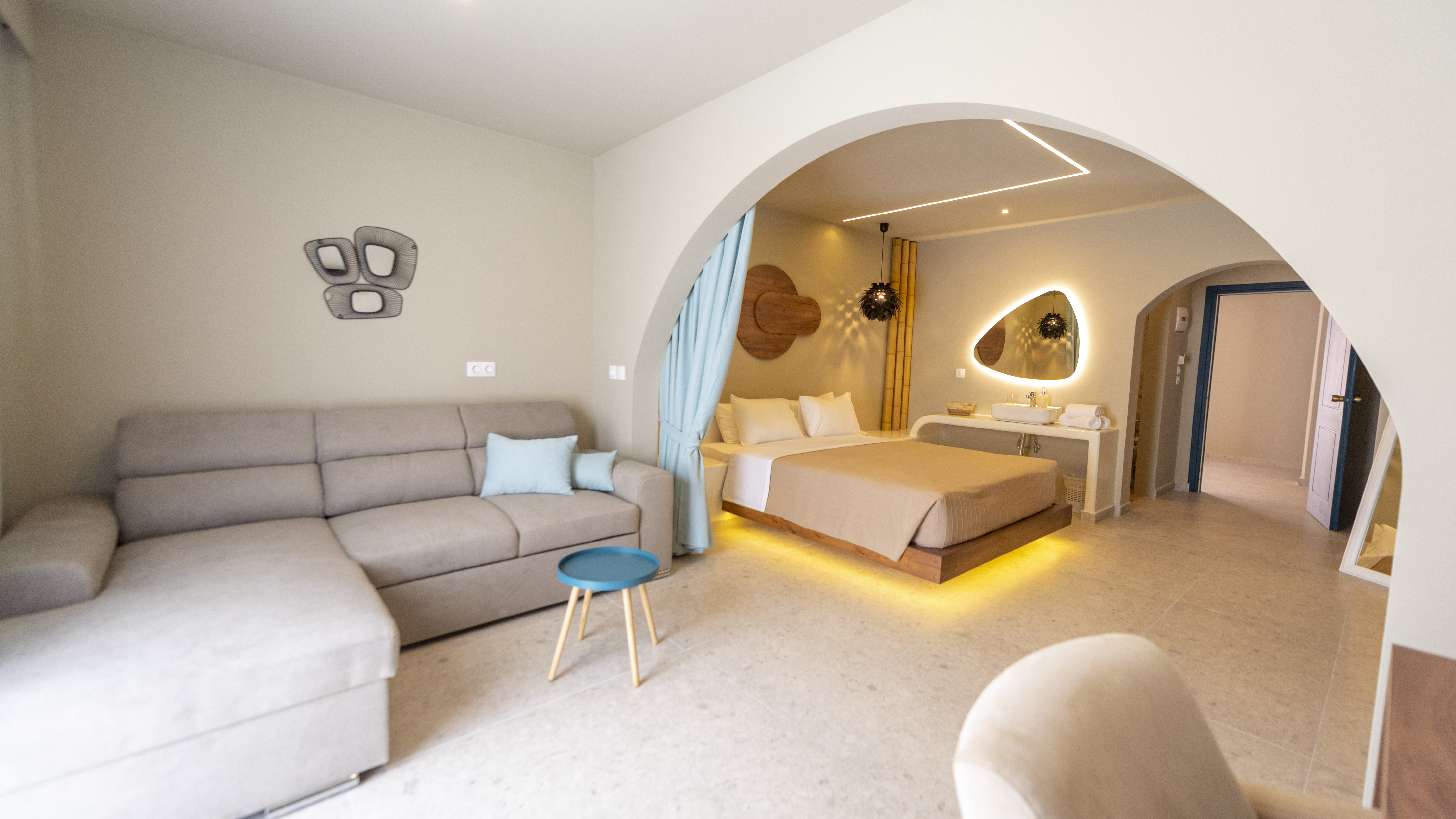 Fantasy Hotel 28/55