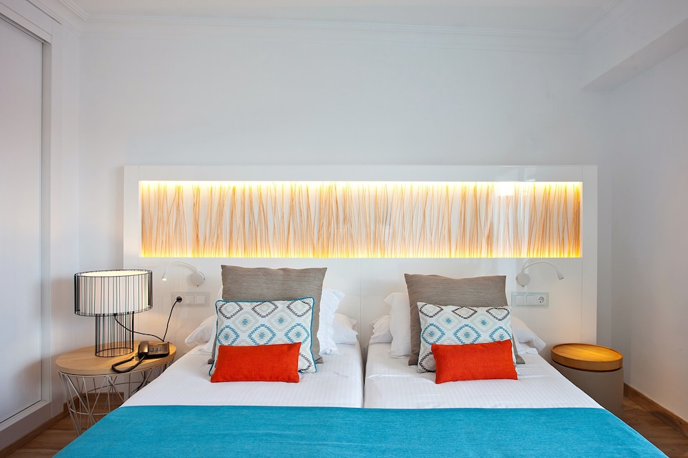 Ipanema Beach Hotel 12/34