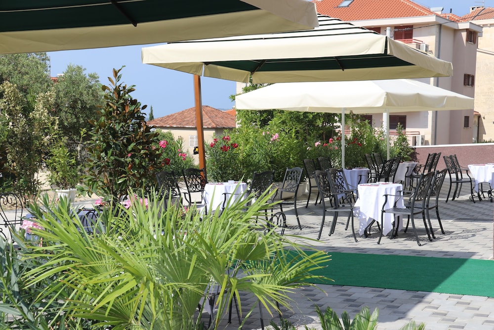 Hotel Cvita 49/58