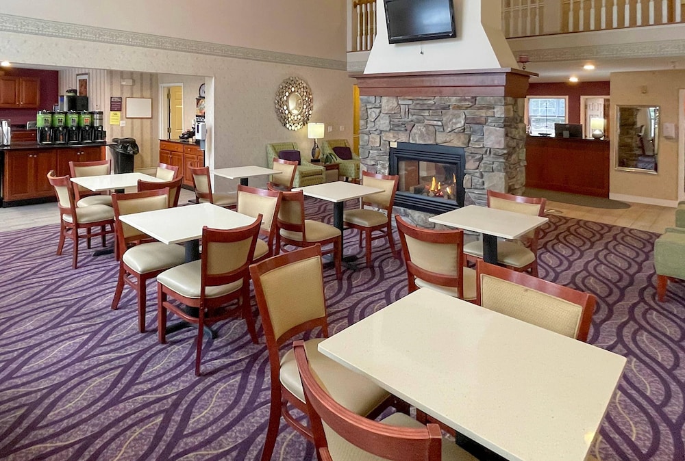Smart Suites, an Ascend Collection Hotel 36/50