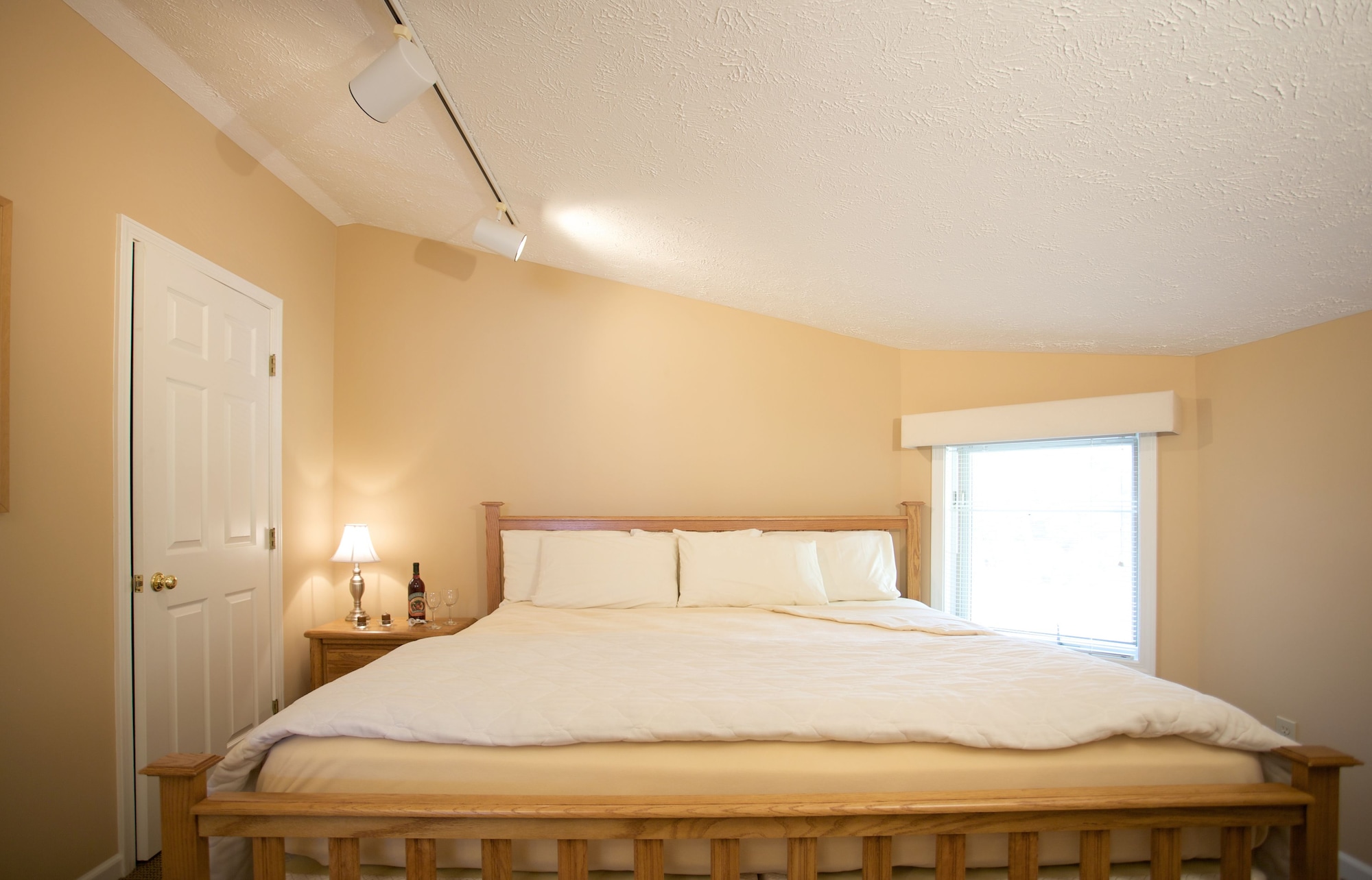 1 BEDROOM, EXCLUSIVE, PENTHOUSE, BAY VIEW, KITCHEN