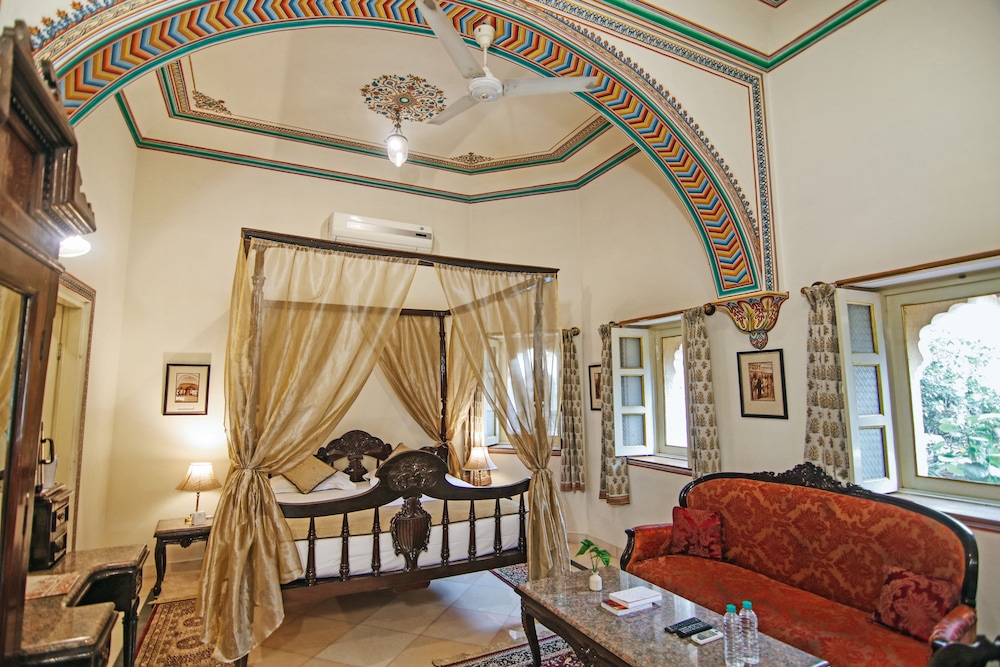 ALSISAR HAVELI 48/73