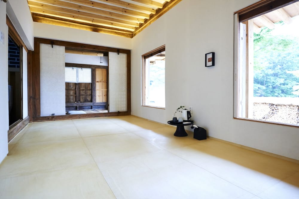 Gyenam, House, 4 Futon Beds