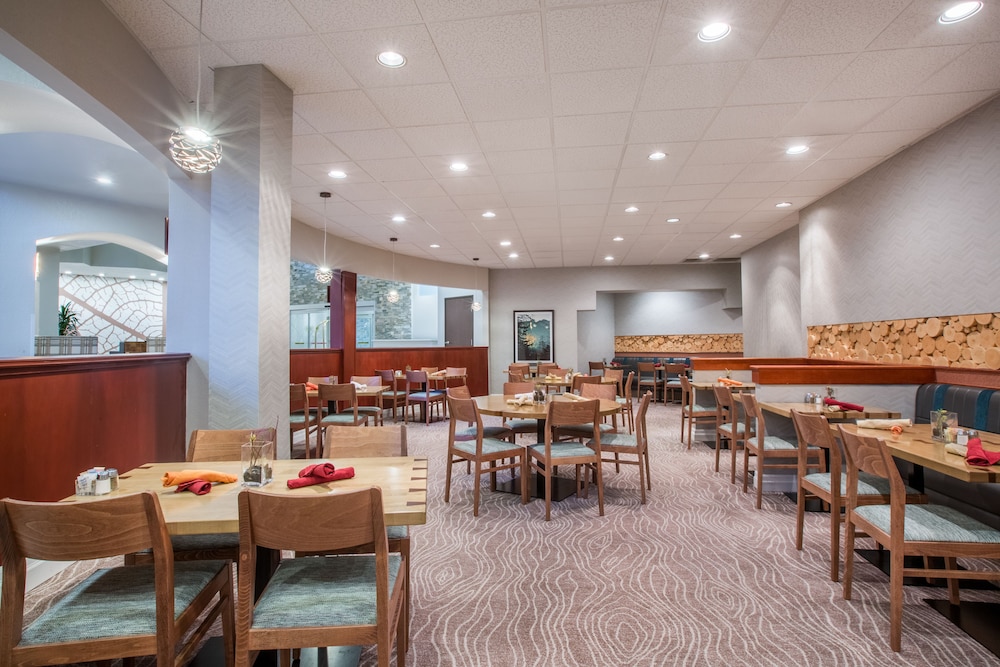 AC Hotel By Marriott Portland Lake Oswego 50/68
