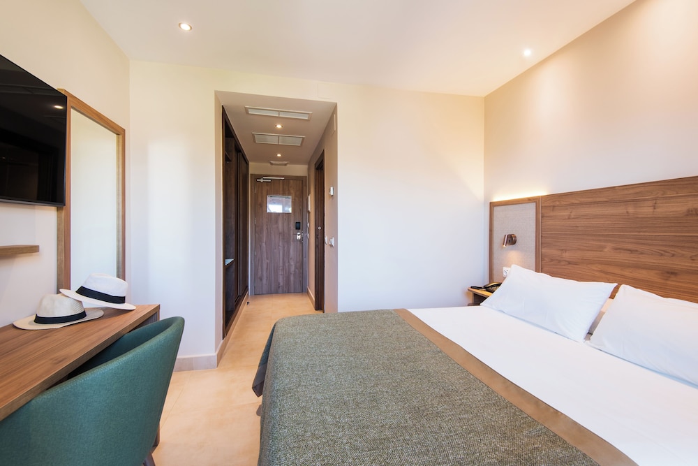 Room, Single, Single Bed, with Pool, Terrace, Ground Floor