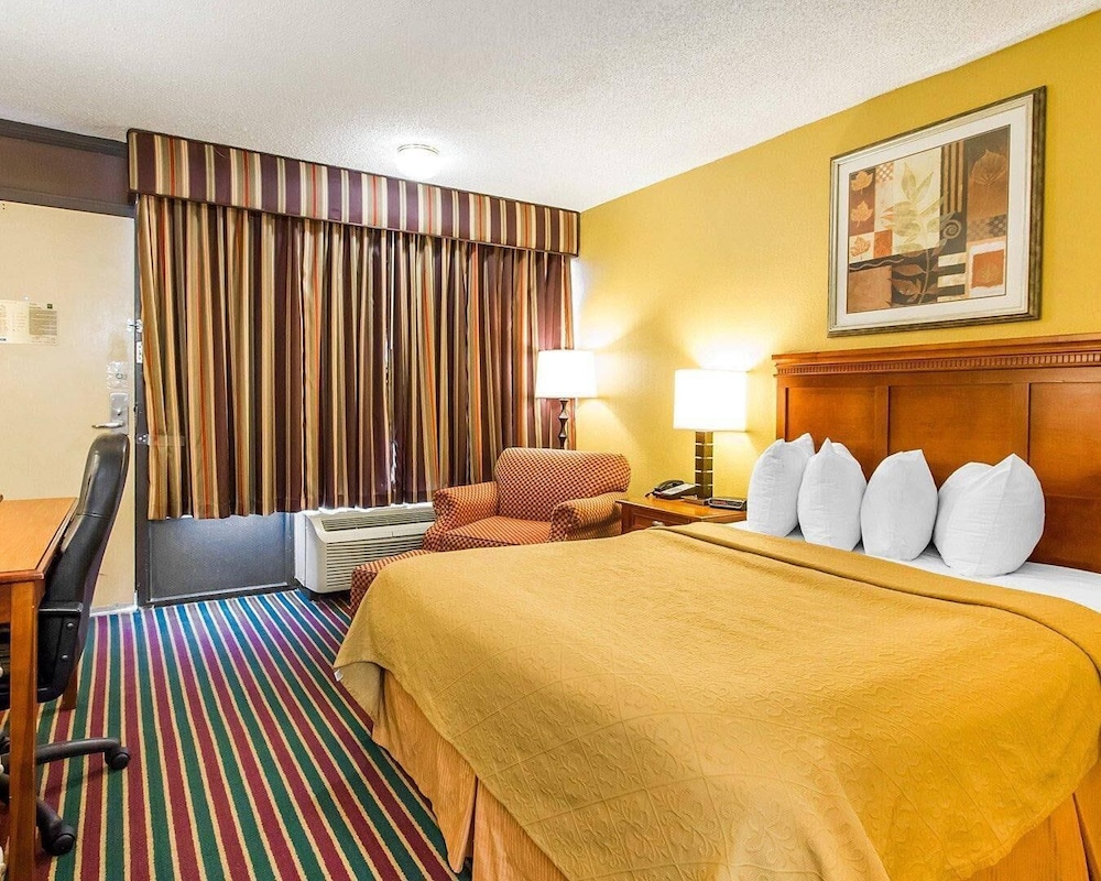 Room, Queen Bed, Accessible