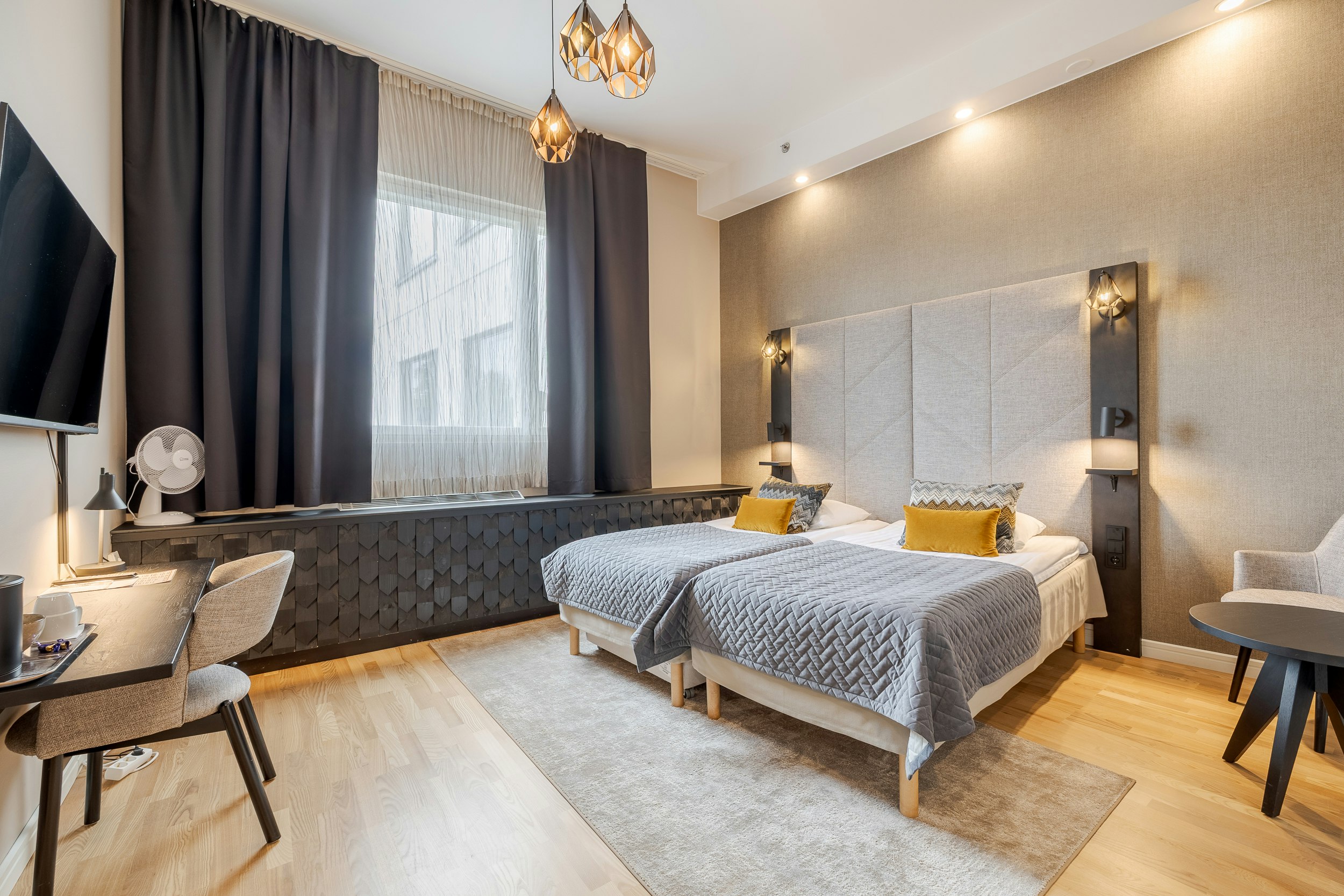 SUPERIOR, TWIN BEDS