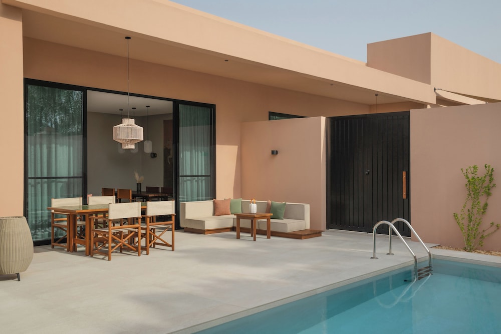 swimming pool spa