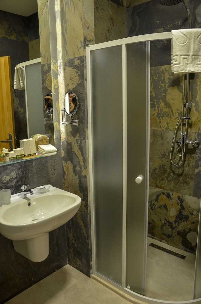 Shirvanshah Hotel 25/70