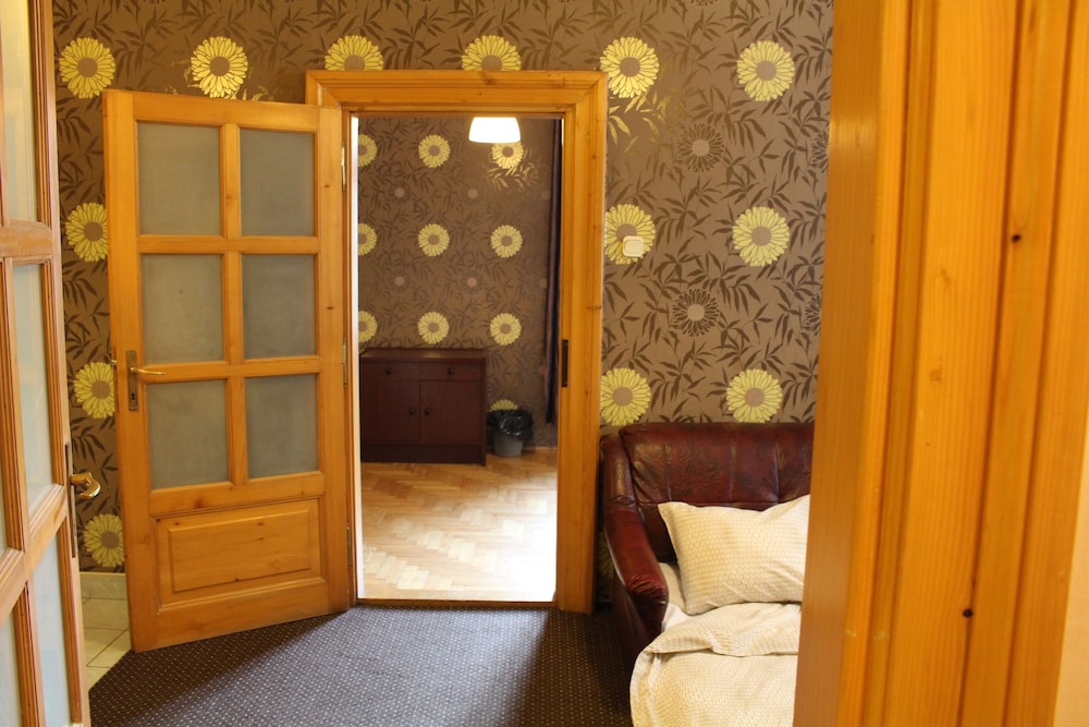 Cracow Old Town Guest House 15/40