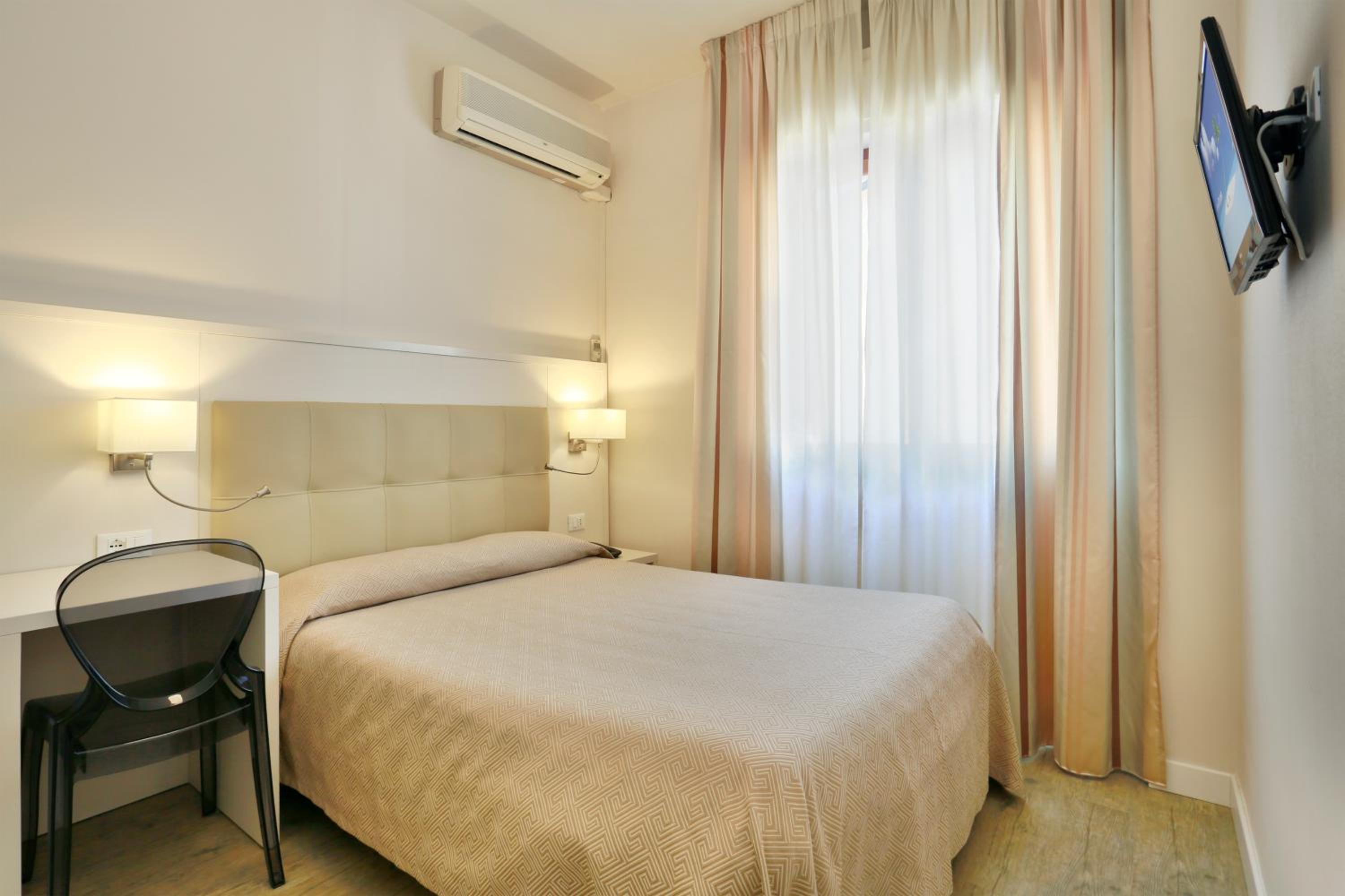 Economy, Double Bed