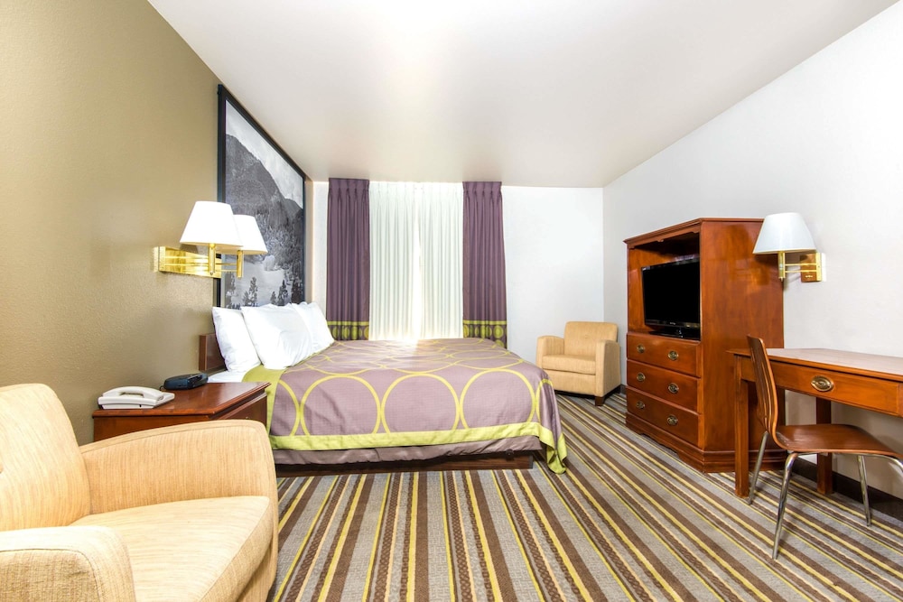 Super 8 By Wyndham Buena Vista 11/27