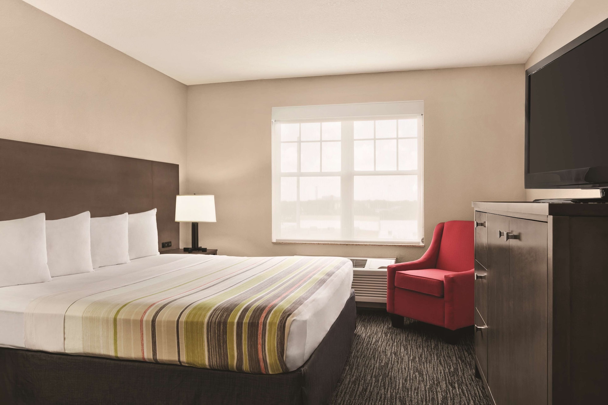 1 BEDROOM, PREMIUM, SUITE, KITCHEN