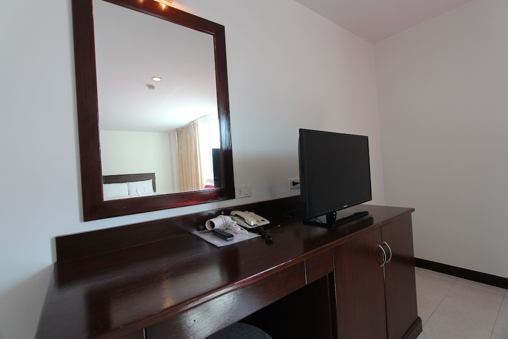 CROWN PATTAYA BEACH HOTEL 52/58