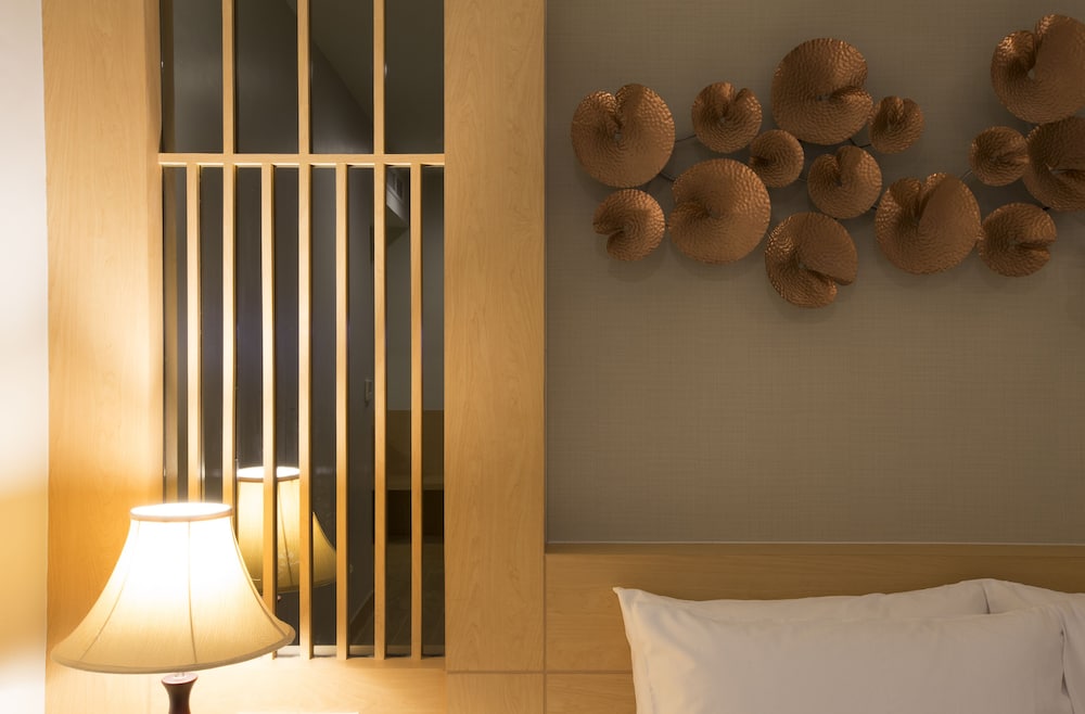 Civilize Hotel 44/64