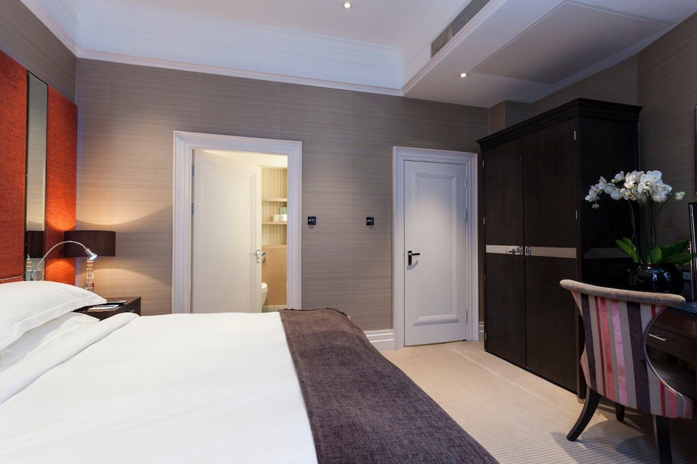 The Capital Hotel Apartments And Townhouse 26/83