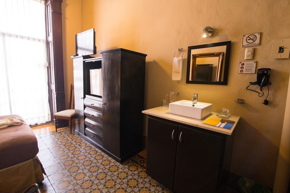 Gran Hotel de Merida 65/68