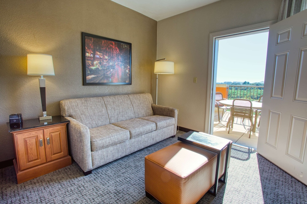 Drury Inn & Suites Near La Cantera Parkway 35/50