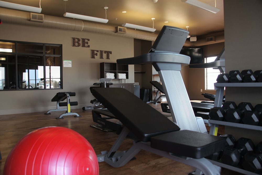 Teddy Apos S Residential Suites Watford City 35/56