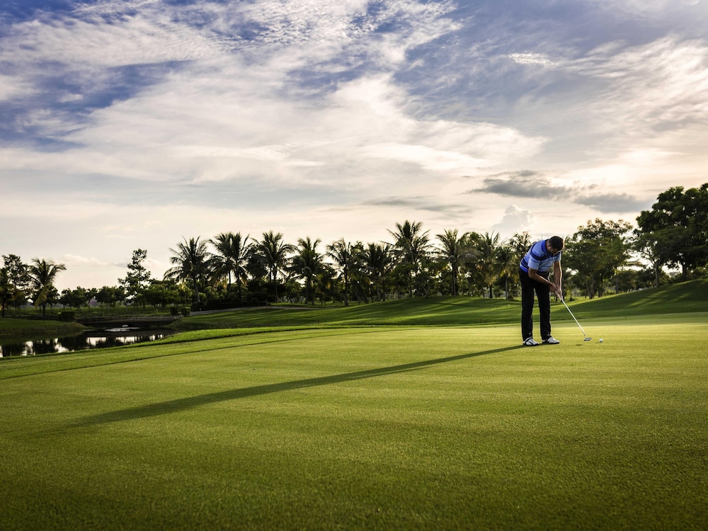 Sofitel Angkor Phokeethra Golf and Spa Resort 25/50