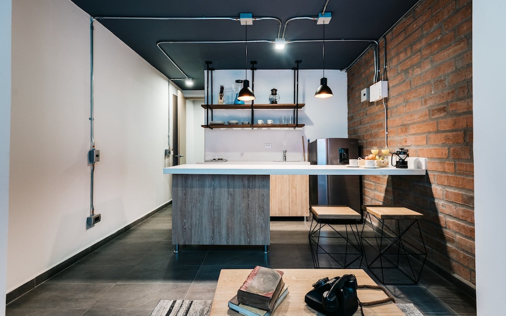 Soy Local Housetel 11/50