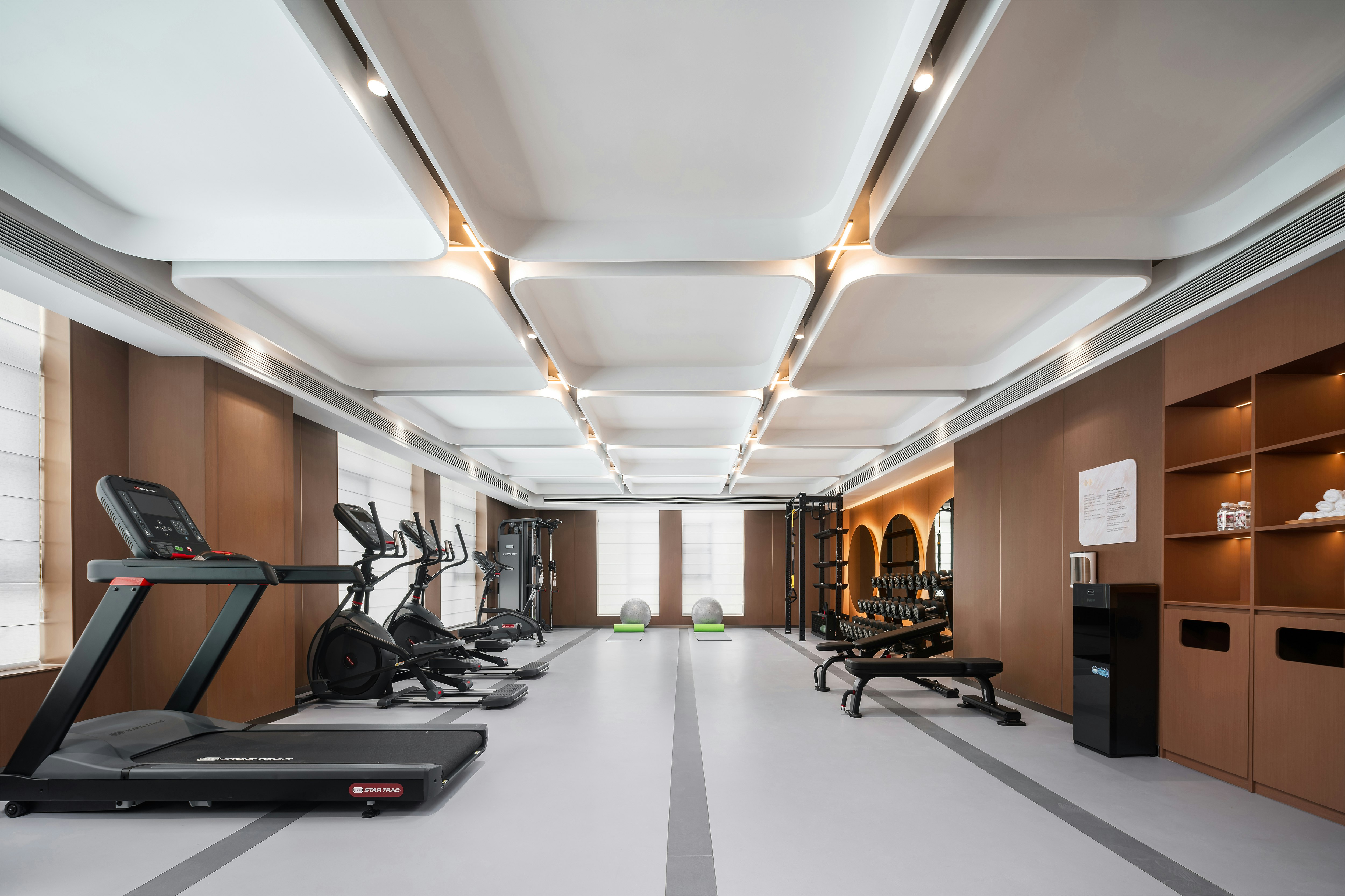 Hilton Garden Inn Xinyang East Railway Station 25/32