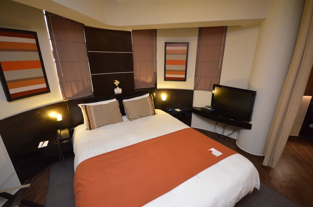 DELUXE, QUEEN BED