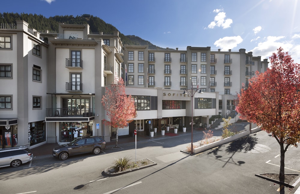 Sofitel Queenstown Hotel and Spa 50/58