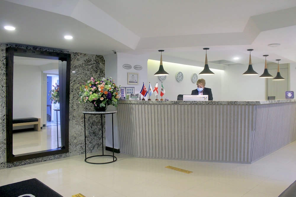 Suite Comfort Hotel 8/65