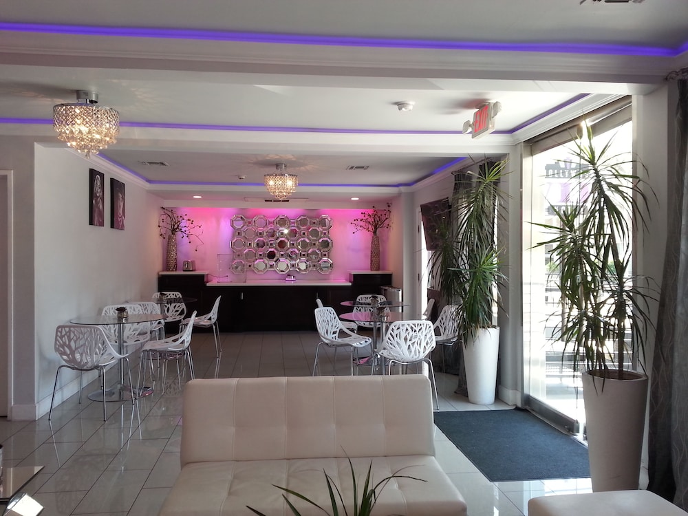 Hollywood Vip Hotel 33/40
