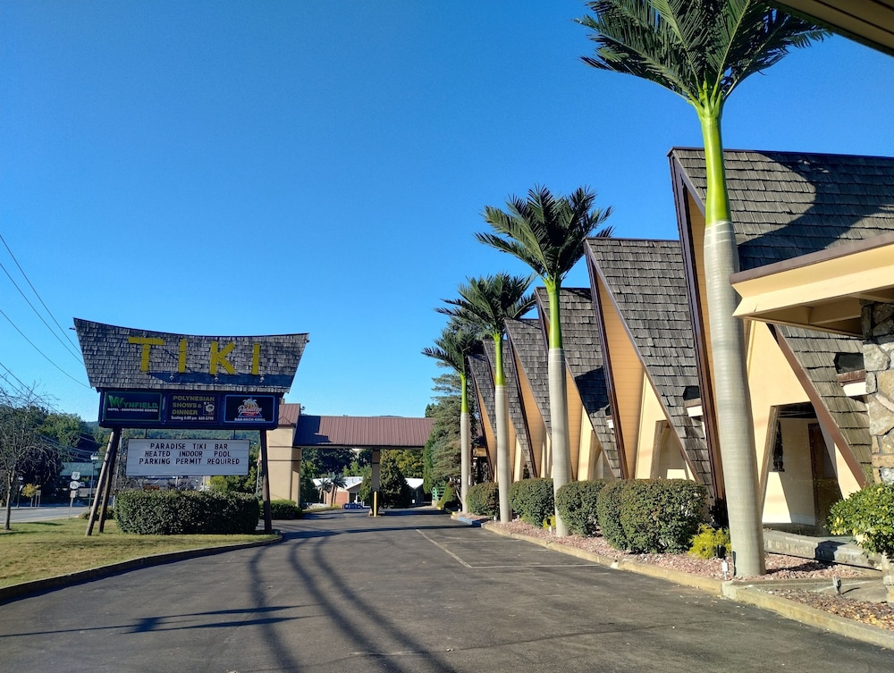 Tiki Resort 61/69