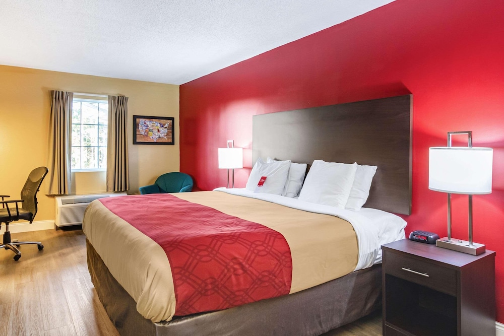 SureStay Hotel by Best Western Brunswick 14/24