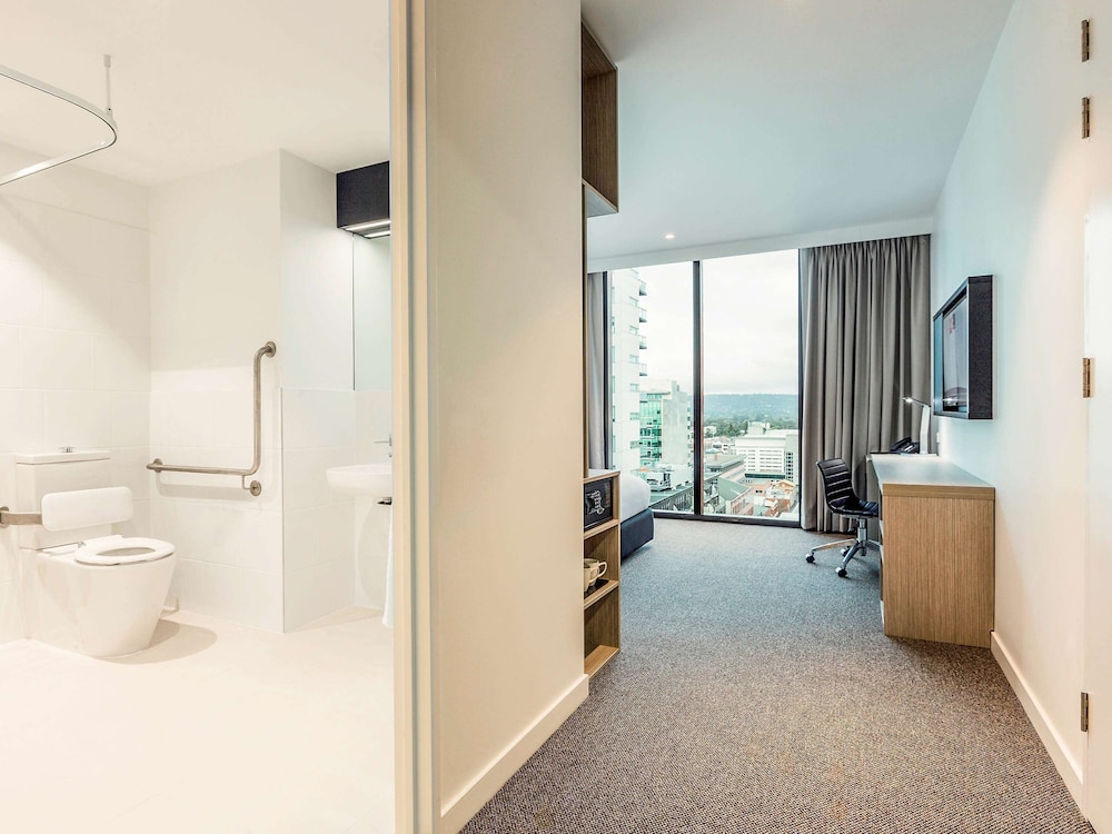 IBIS ADELAIDE 14/71