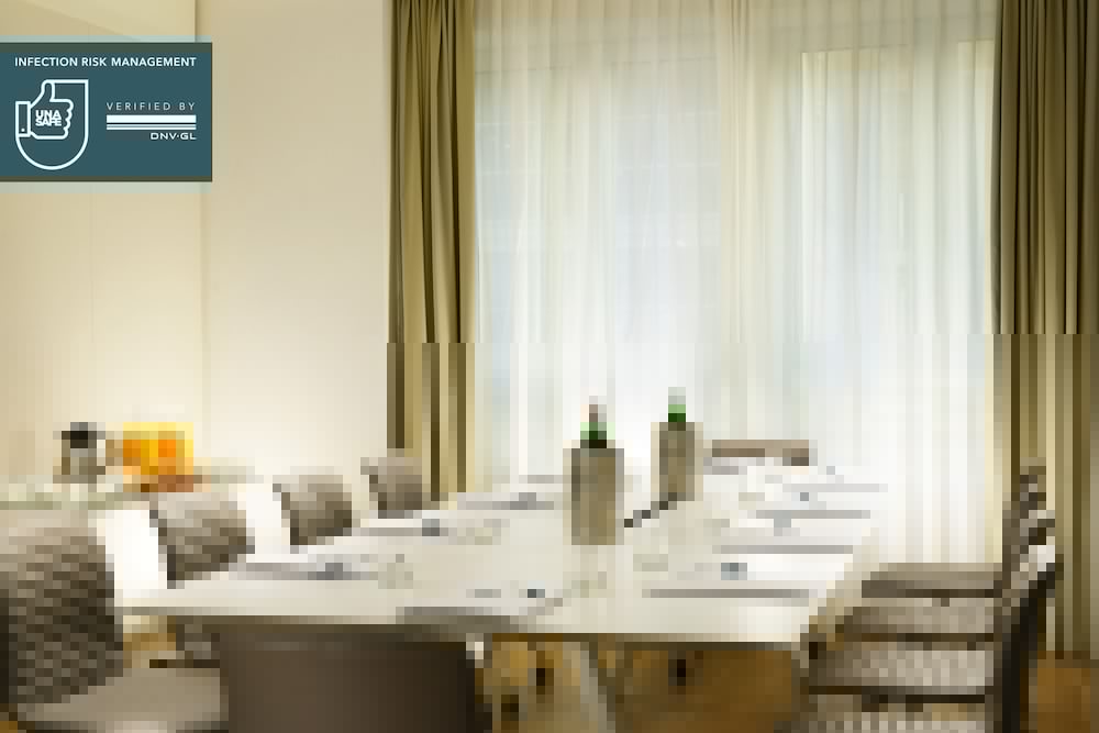 Unahotels Century Milan 48/50