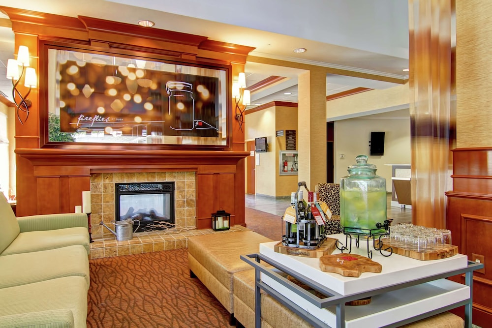 Hilton Garden Inn Ottawa Airport 47/86
