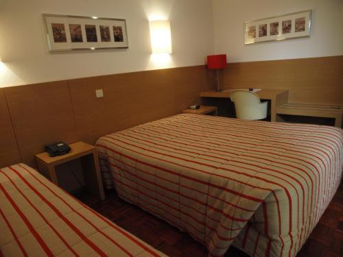 Room, Triple, 1 Double and 1 Single Bed