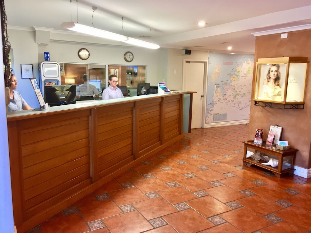 Moonlight Bay Suites 4/41