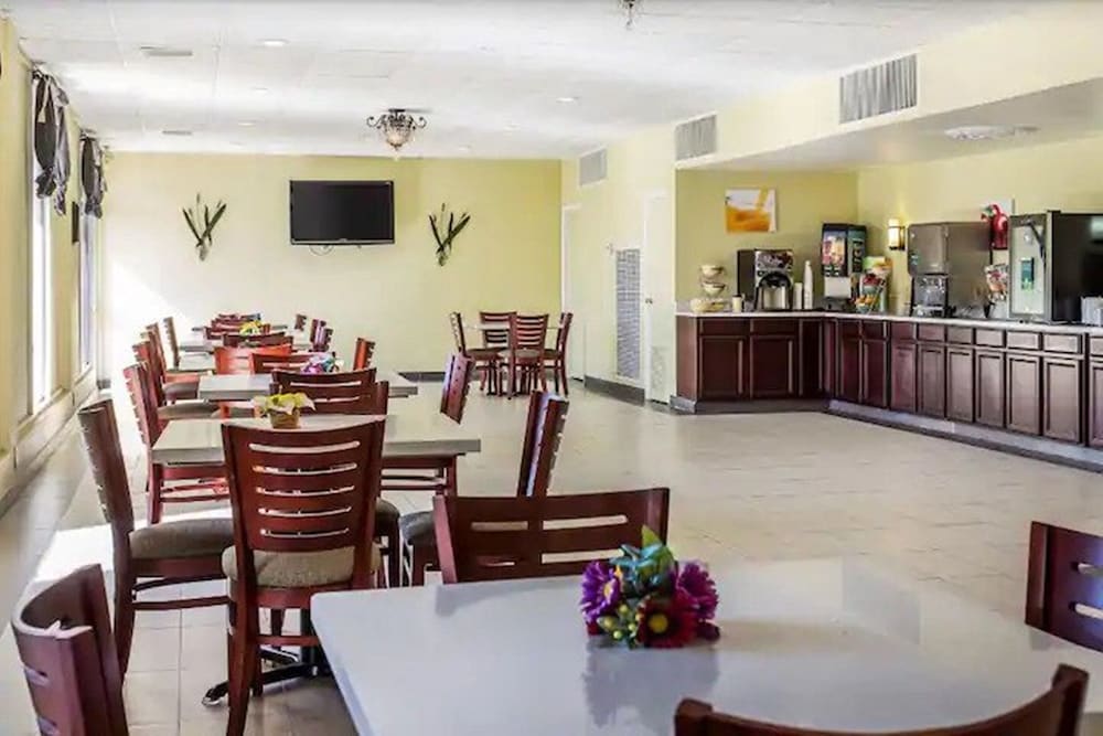 Baymont By Wyndham Walterboro 16/18